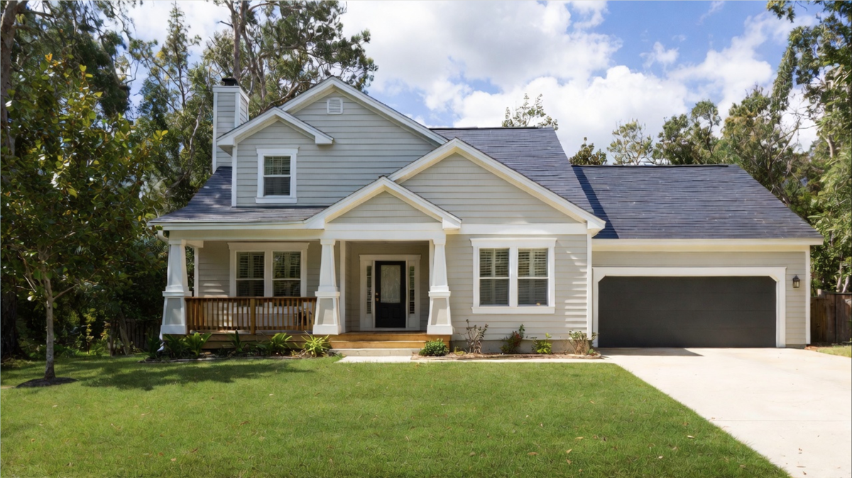 Craftsman home with covered porch - Iowa real estate curb appeal