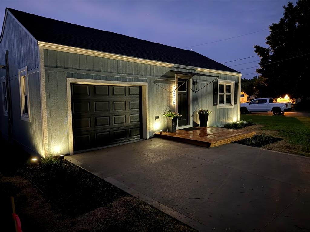 Renovated ranch home with attached garage at 3436 Scott Ave Des Moines Iowa corner lot